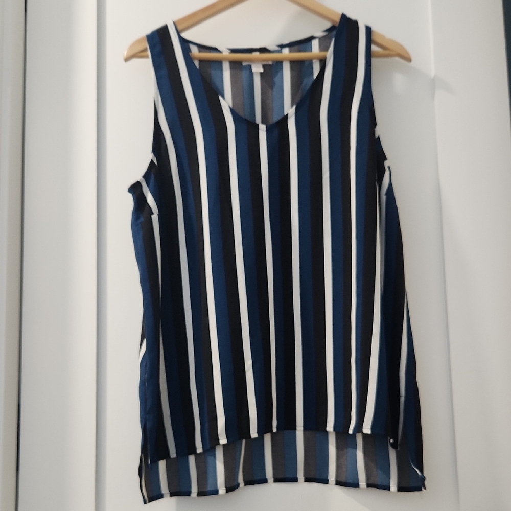 14th & Union Blue and White Sleeveless Tank Top